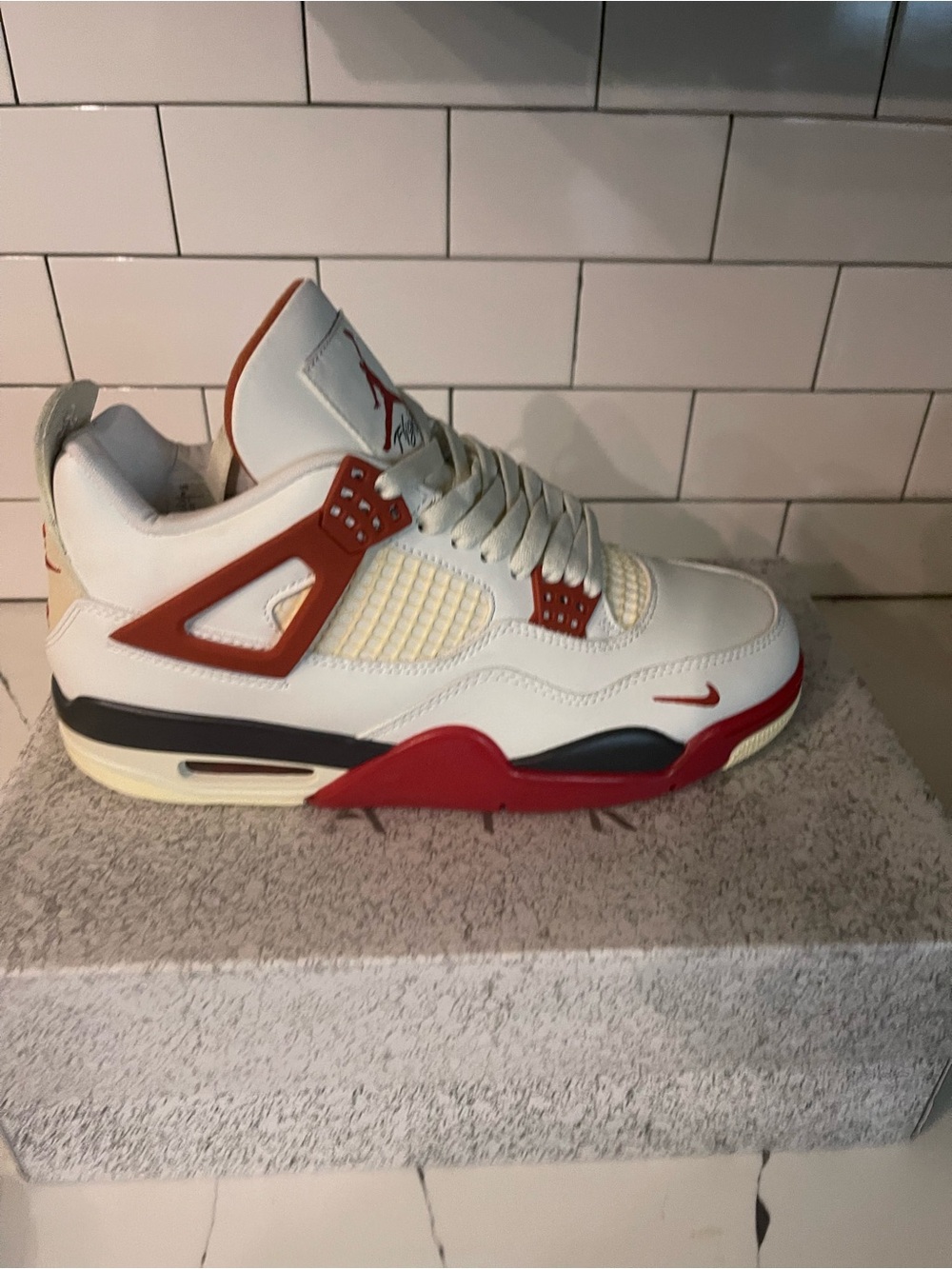 Men’s Retro 4 White Brick Size 8.